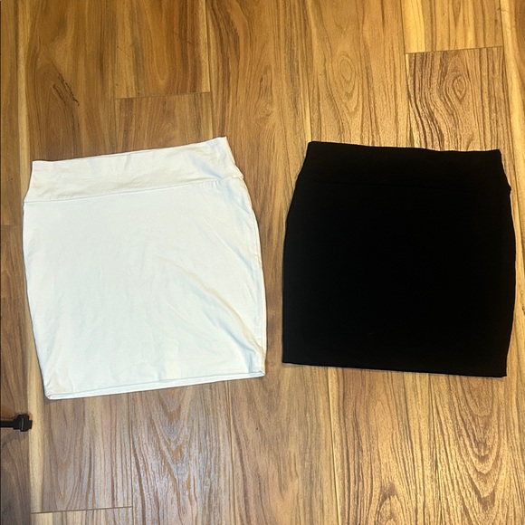 2 SKIRTS NWOT Classic Black & white Women's Skirt - Picture 1 of 7